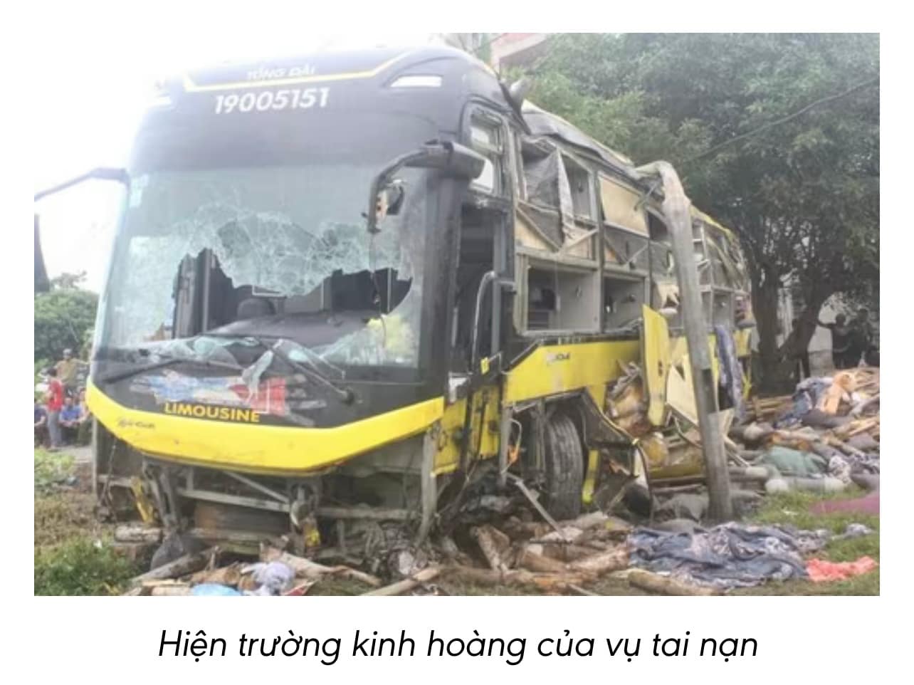Nhân chứng kể lại khoảnh khắc tiếp cận hiện trường kinh hoàng vụ lật xe khách ở Hà Tĩnh