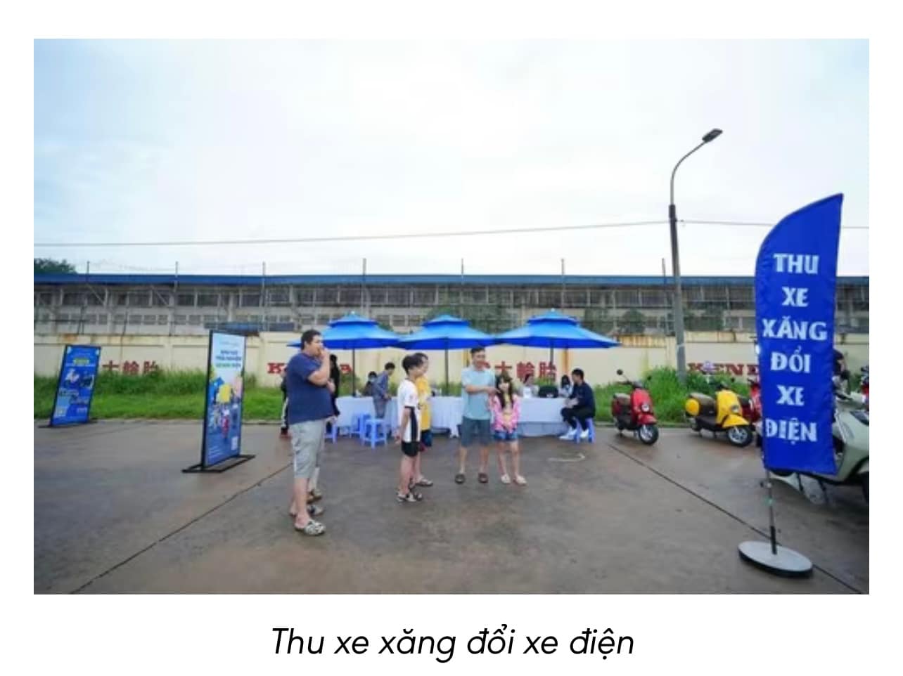 Đổi xe máy xăng lấy xe điện: Người dân nô nức tại sự kiện – Chính sách vẫn nhận nhiều băn khoăn